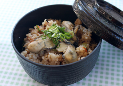 Rice boiled with oysters